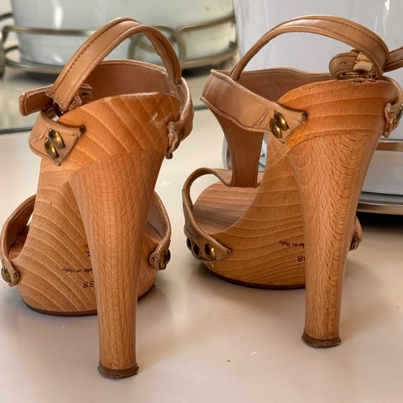 Manolo Blahnik - Vintage Wood Shoes - Picture 6 of 8